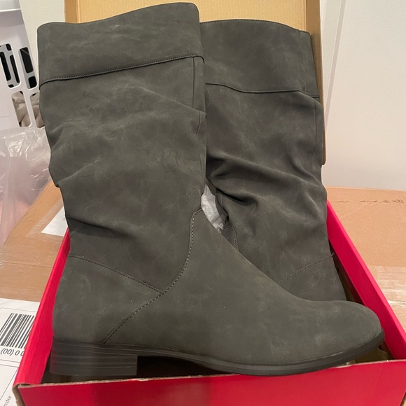 Grey Suede Riding boots - Picture 3 of 5